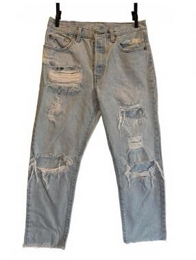 Levi’s 501 Distressed Jeans Womens 28x26 Light Wash Cropped Raw Hem Denim